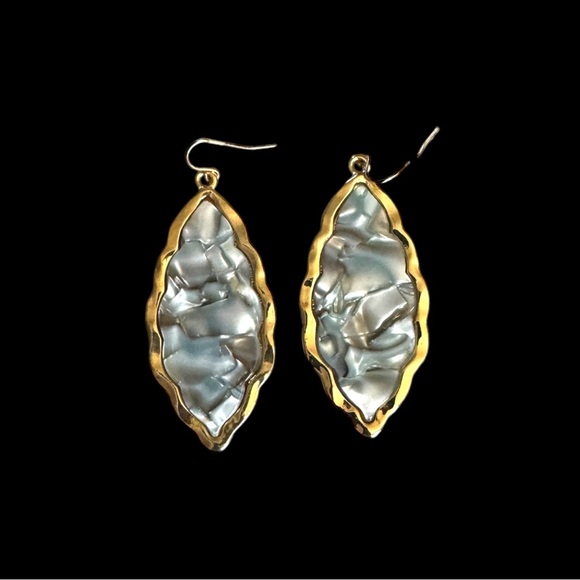 Stunning Marble printed gold Earring 3 inches. - Picture 3 of 12